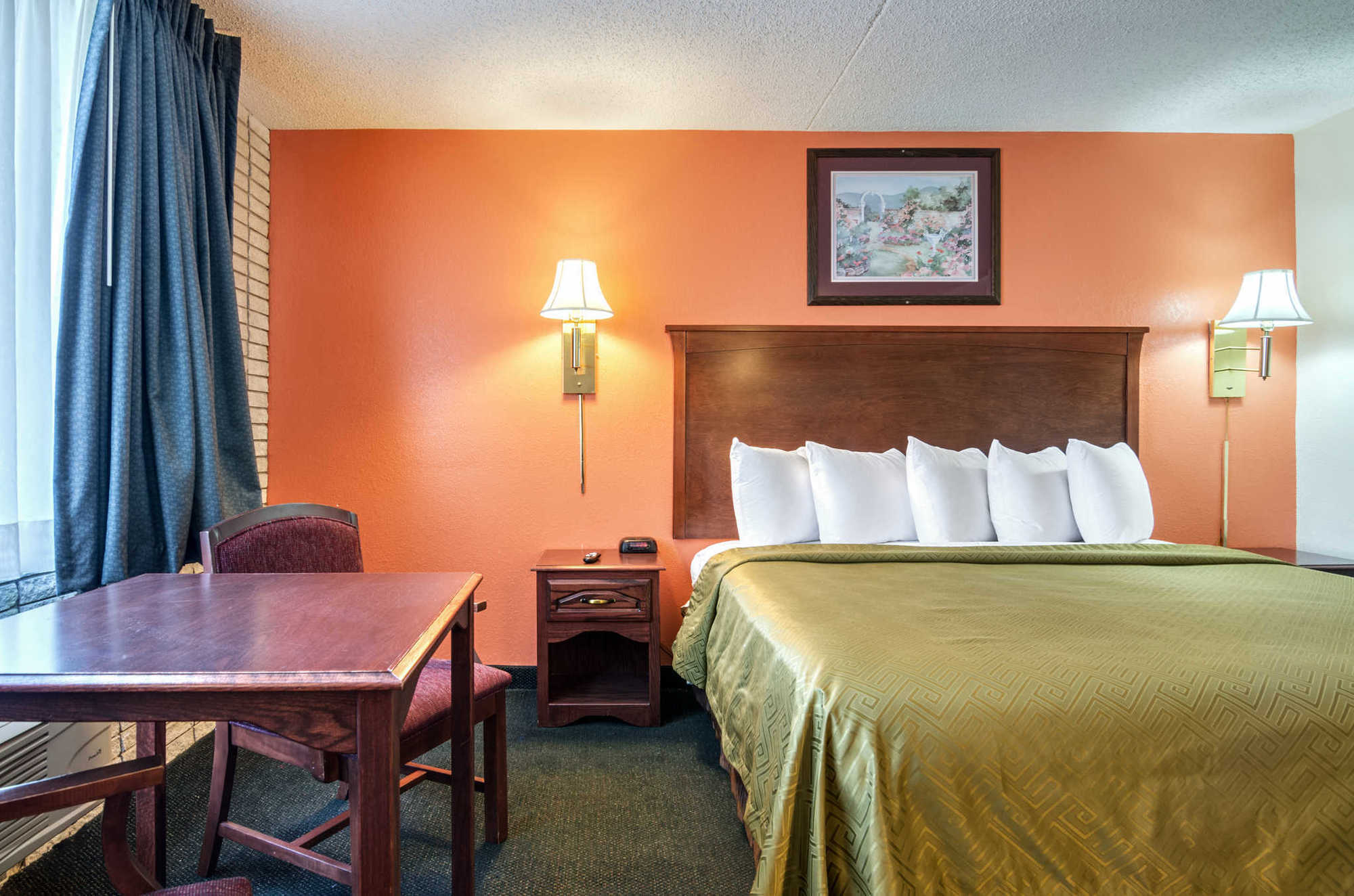 Americas Best Value Inn Salina Quarto foto