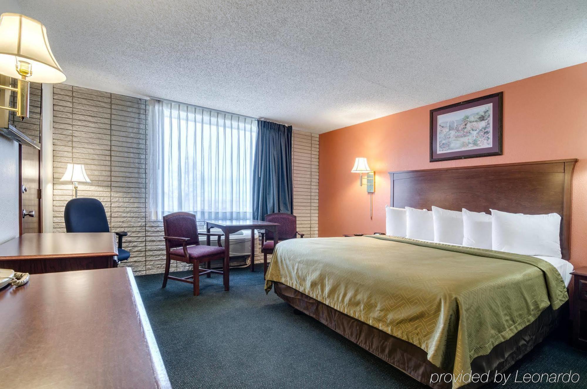 Americas Best Value Inn Salina Exterior foto